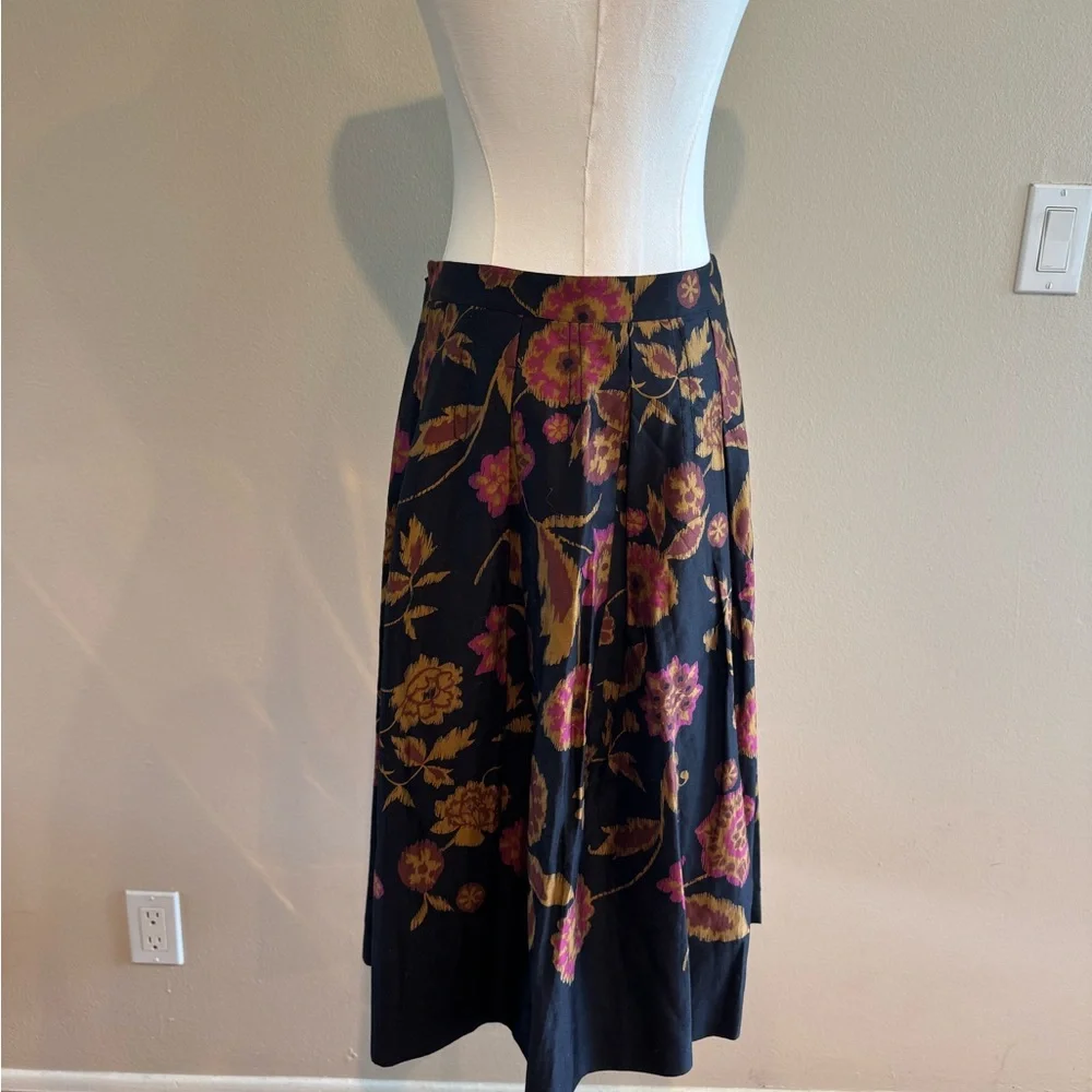 Chic Floral A-Line Skirt in Black and Pink 100% Cotton